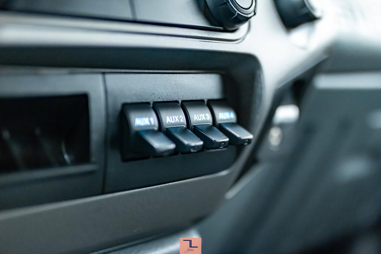 2014 Ford F-350 4x4 Crew Cab XLT Deck Red Deer AB