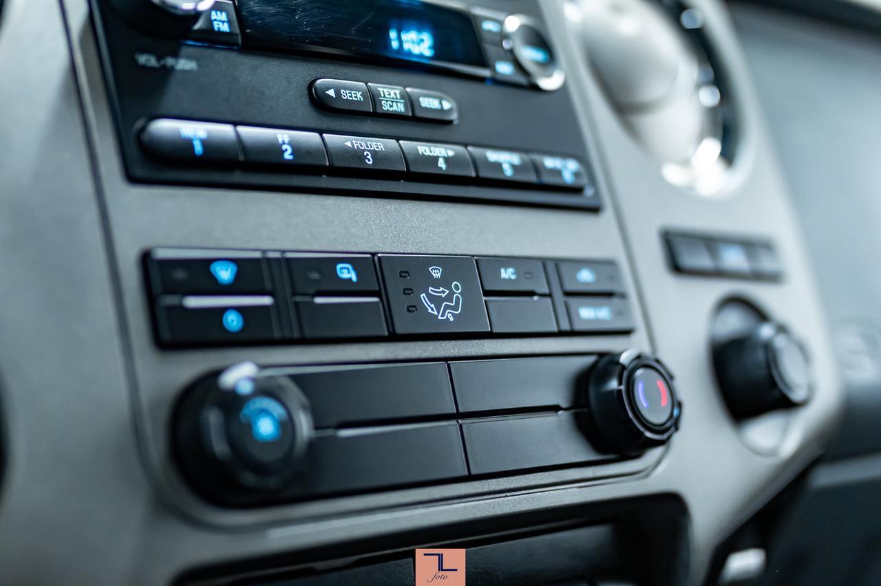 2014 Ford F-350 4x4 Crew Cab XLT Deck Red Deer AB