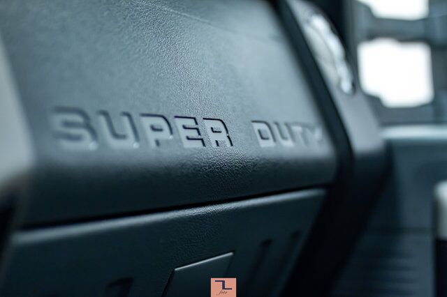 2014 Ford F-350 4x4 Crew Cab XLT Deck Red Deer AB