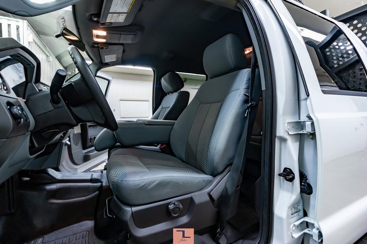 2014 Ford F-350 4x4 Crew Cab XLT Deck Red Deer AB