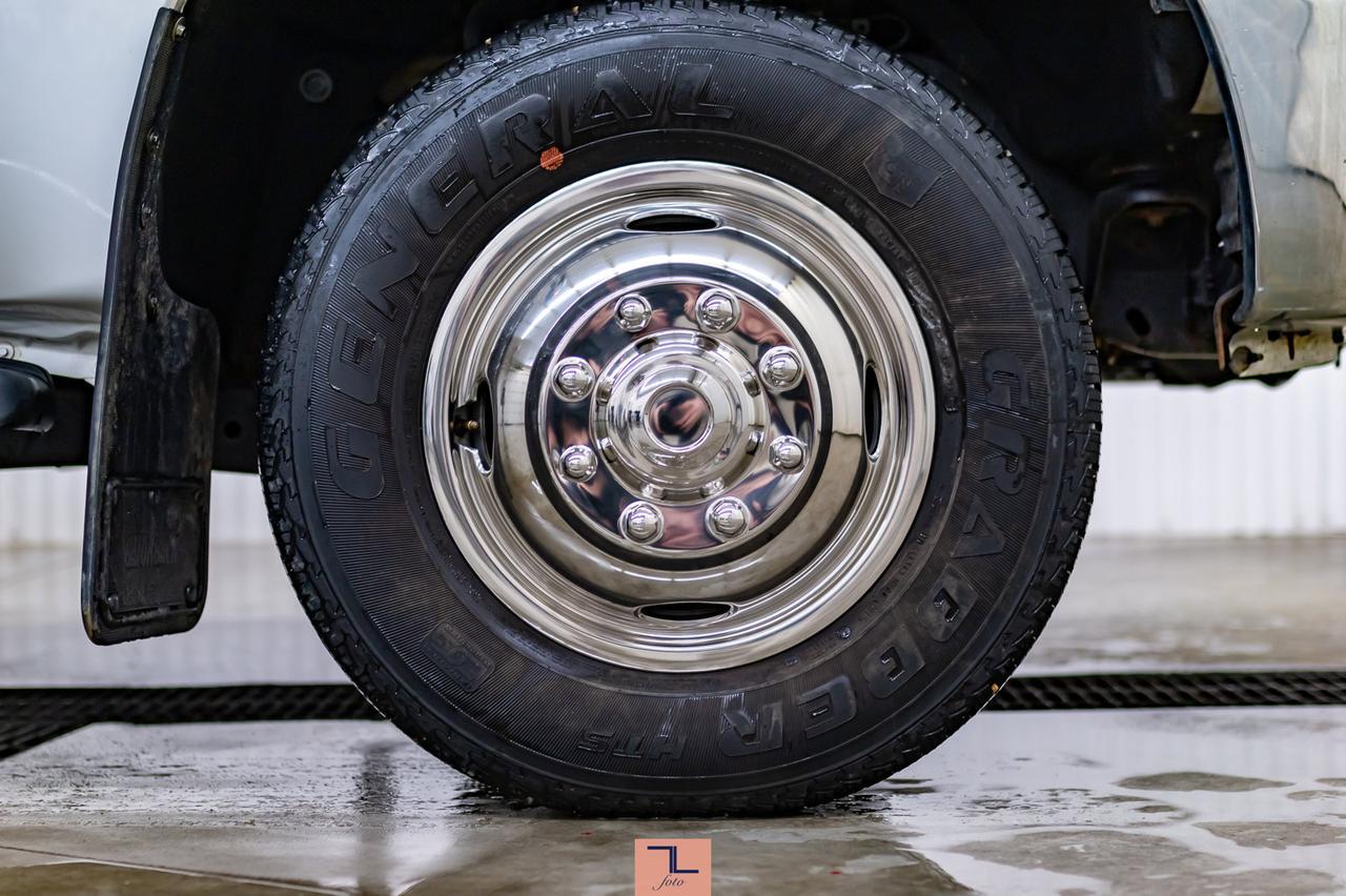 2014 Ford F-350 4x4 Crew Cab XLT Deck Red Deer AB