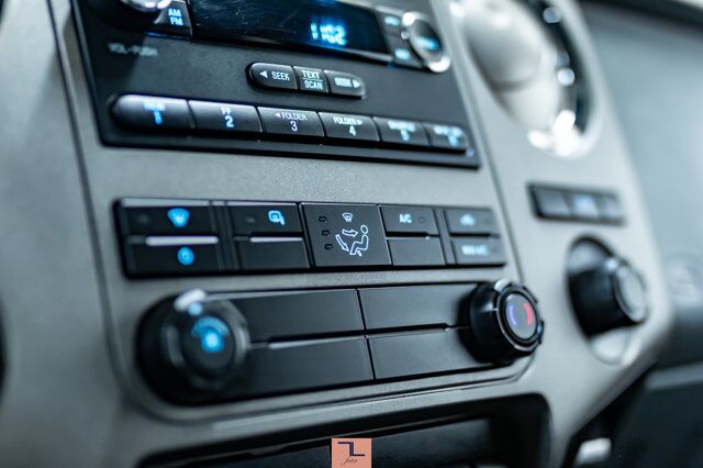 2014 Ford F-350 4x4 Crew Cab XLT Deck Red Deer AB