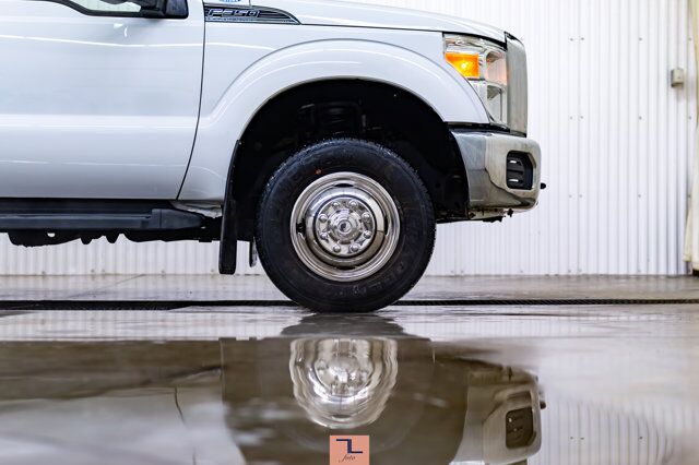 2014 Ford F-350 4x4 Crew Cab XLT Deck Red Deer AB