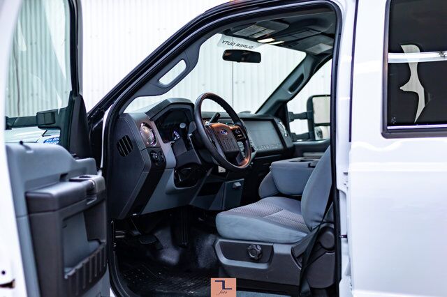 2014 Ford F-350 4x4 Crew Cab XLT Deck Red Deer AB