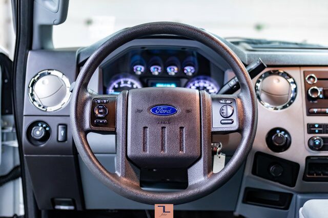 2014 Ford F-350 4x4 Crew Cab XLT Deck Red Deer AB