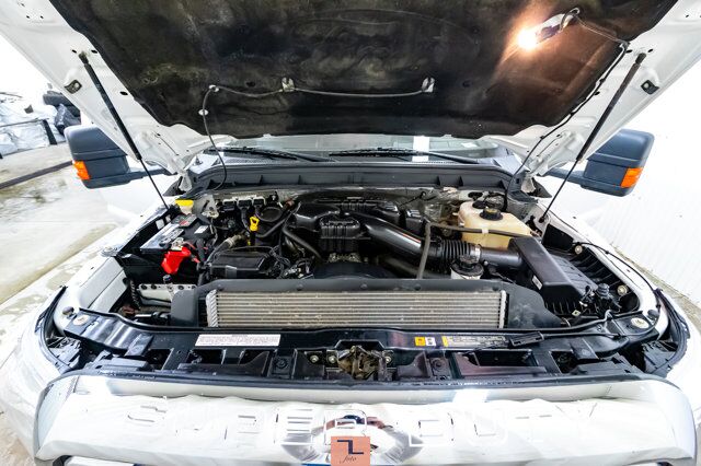 2014 Ford F-350 4x4 Crew Cab XLT Deck Red Deer AB