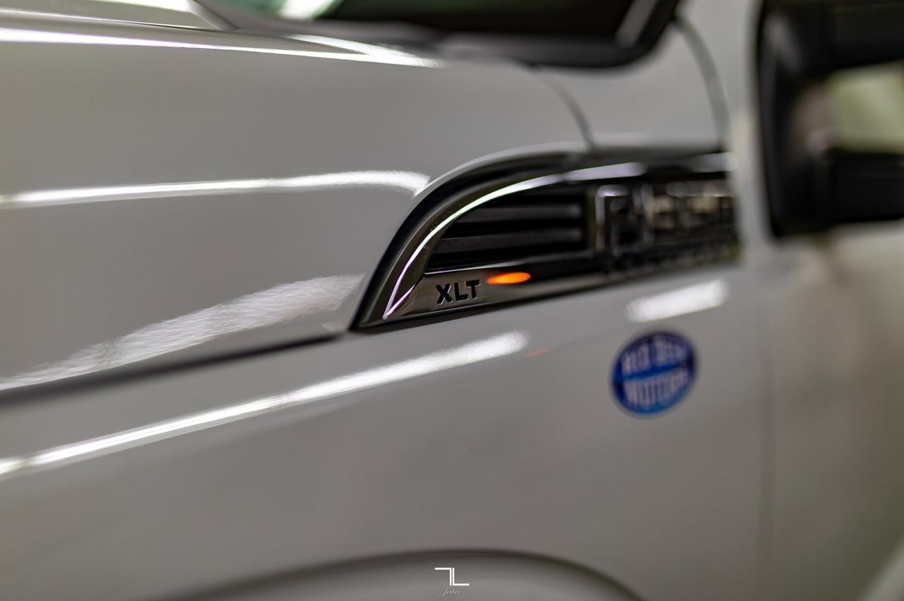 2014 Ford F-350 4x4 Crew Cab XLT Dually Deck Red Deer AB