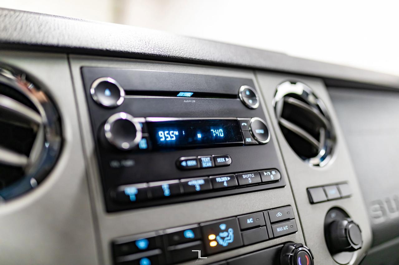 2014 Ford F-350 4x4 Crew Cab XLT Dually Deck Red Deer AB