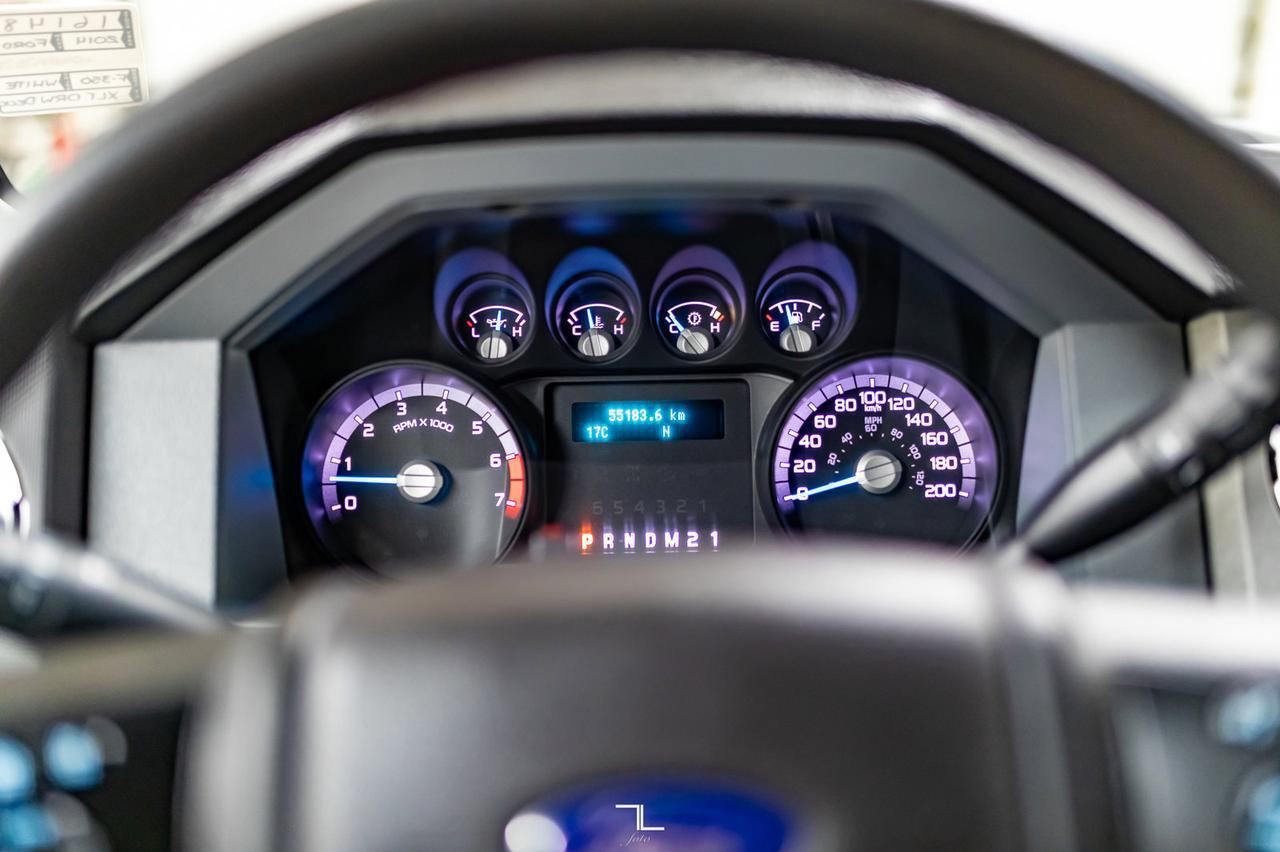 2014 Ford F-350 4x4 Crew Cab XLT Dually Deck Red Deer AB