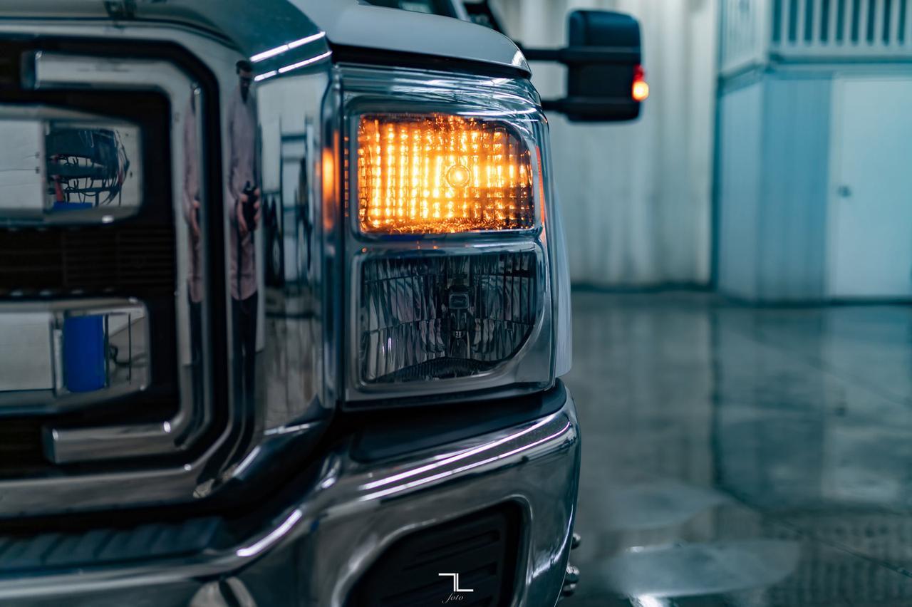 2014 Ford F-350 4x4 Crew Cab XLT Dually Deck Red Deer AB