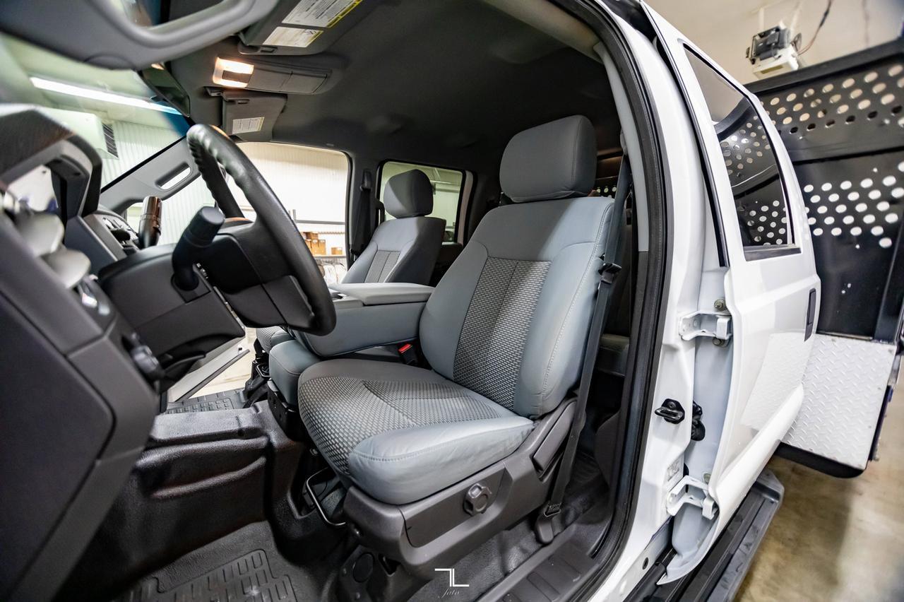 2014 Ford F-350 4x4 Crew Cab XLT Dually Deck Red Deer AB