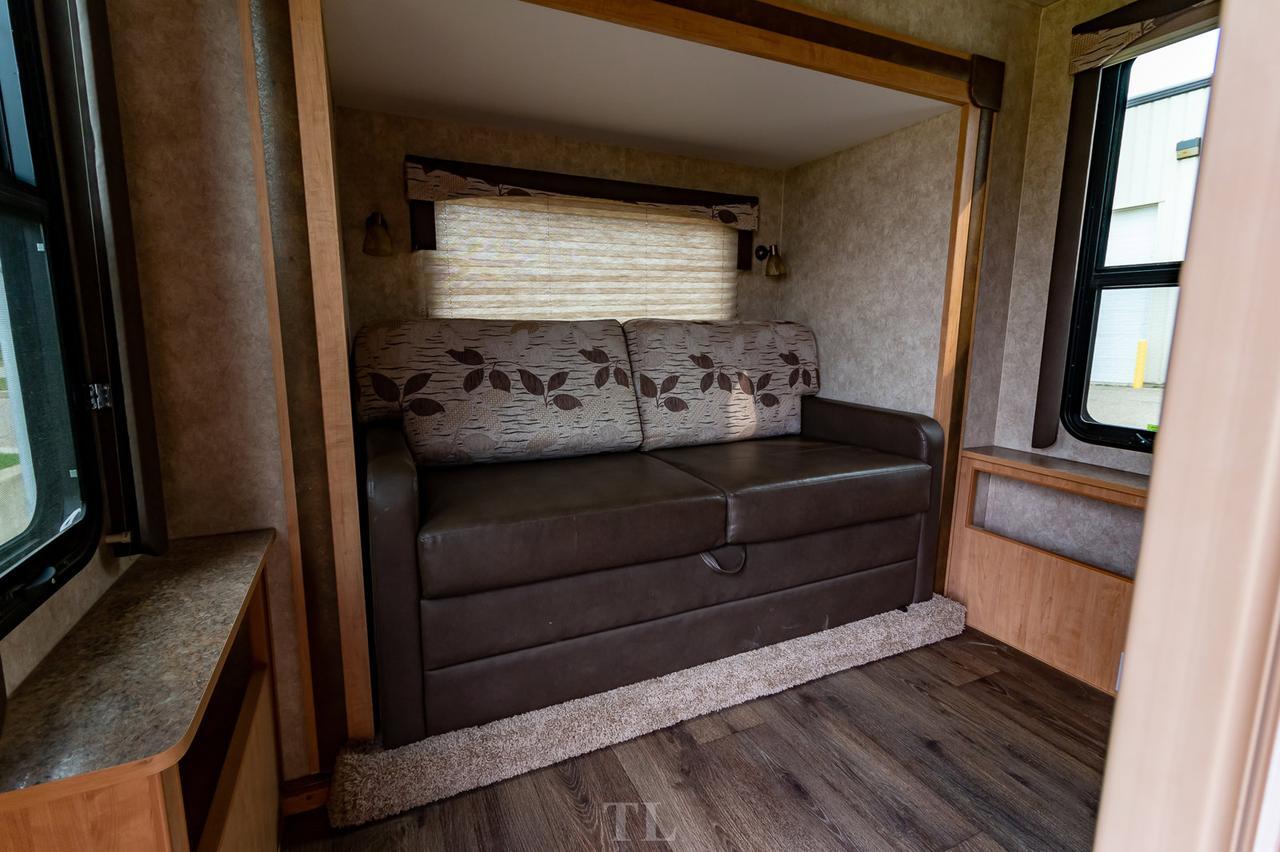 2014 Ford F-450 4x4 Crew Cab 29SD Quad Adventurer Diesel Red Deer AB