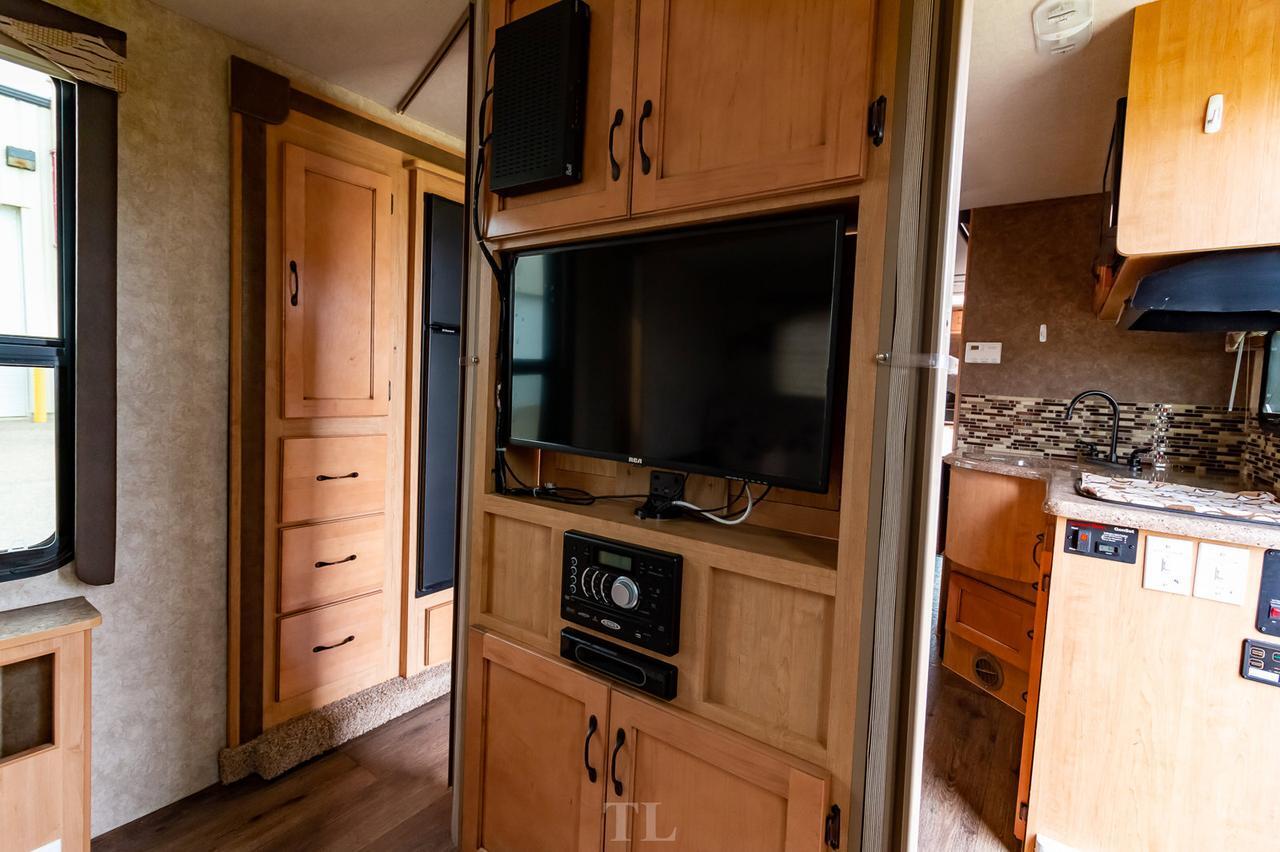 2014 Ford F-450 4x4 Crew Cab 29SD Quad Adventurer Diesel Red Deer AB