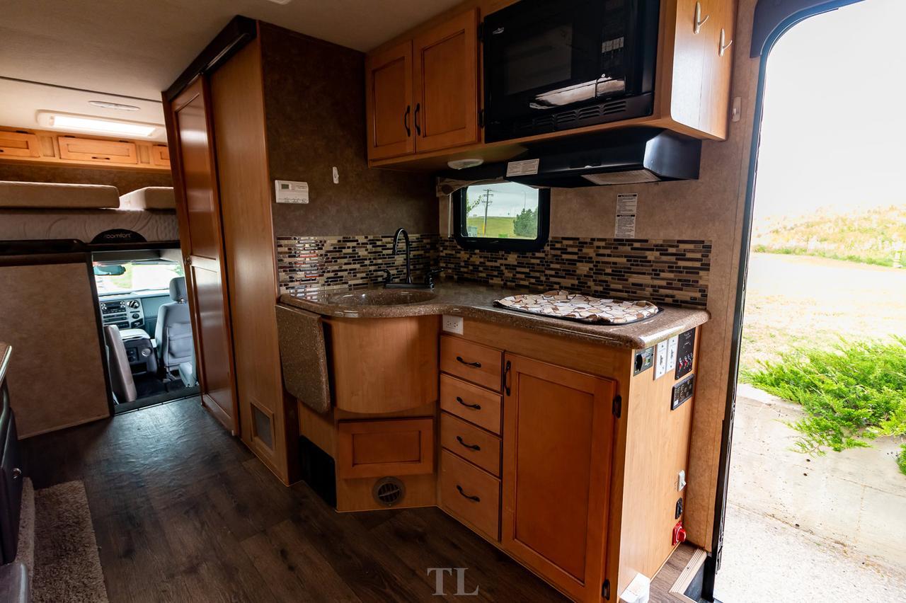 2014 Ford F-450 4x4 Crew Cab 29SD Quad Adventurer Diesel Red Deer AB