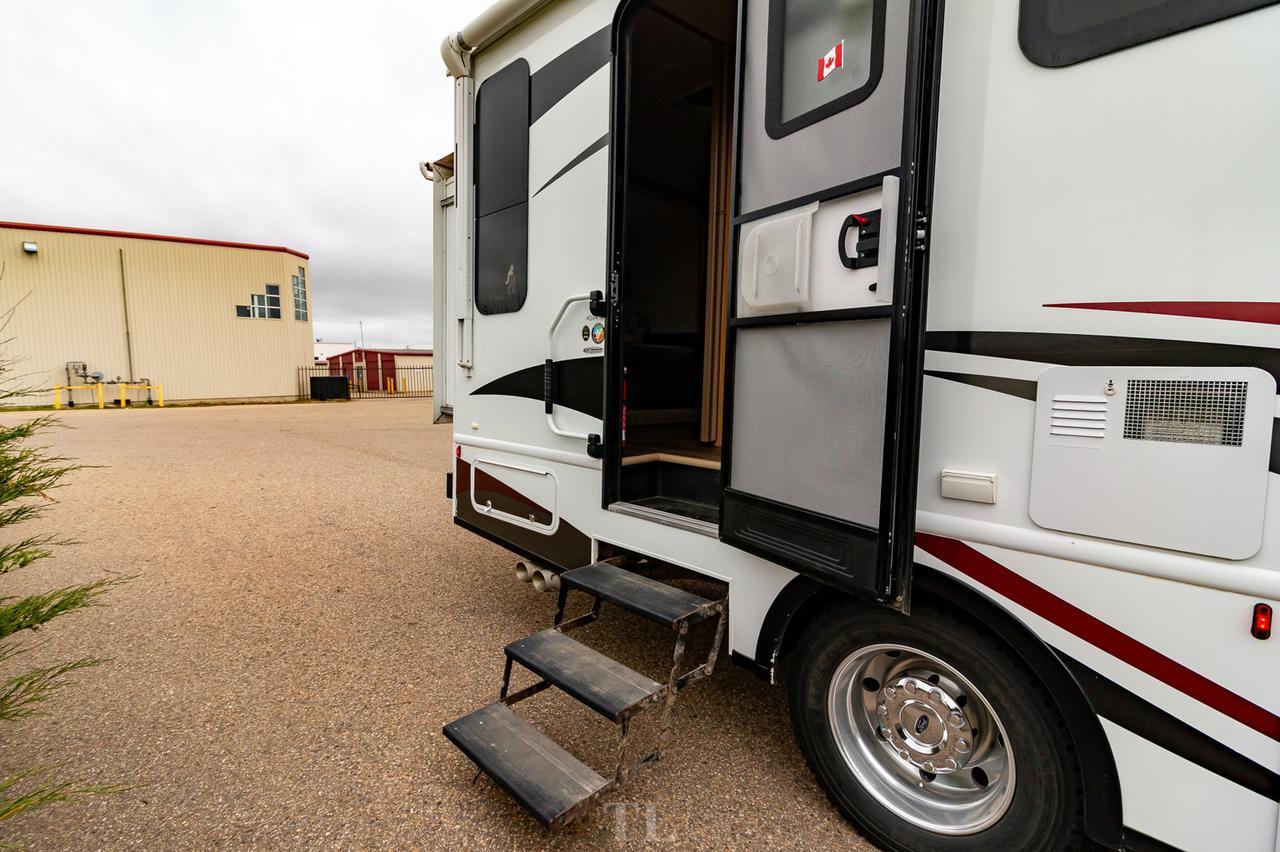2014 Ford F-450 4x4 Crew Cab 29SD Quad Adventurer Diesel Red Deer AB