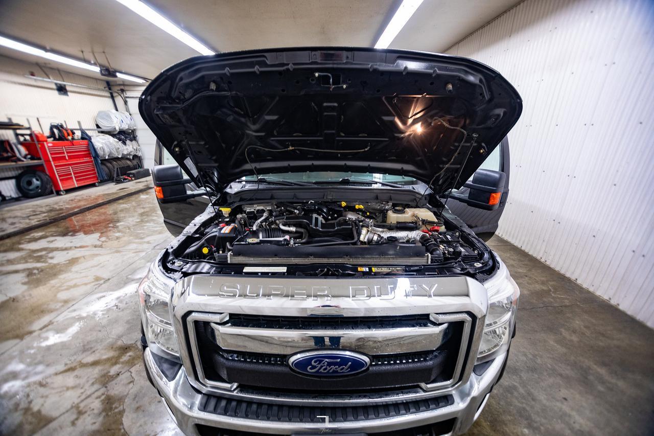 2014 Ford F-450 4x4 Crew Cab XLT Dually Deck Diesel Red Deer AB