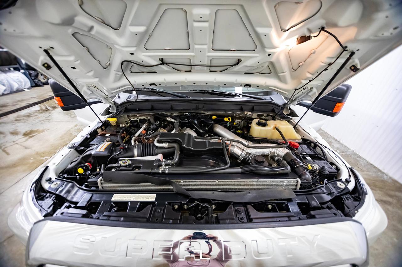 2014 Ford F-550 4x4 Crew Cab XLT Tilt Deck Diesel Red Deer AB