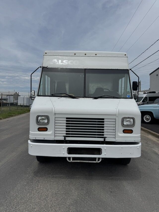 2014 Ford F-59 P1000 18' Step Van