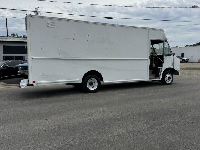 2014 Ford F-59 P1000 18' Step Van Henrico VA