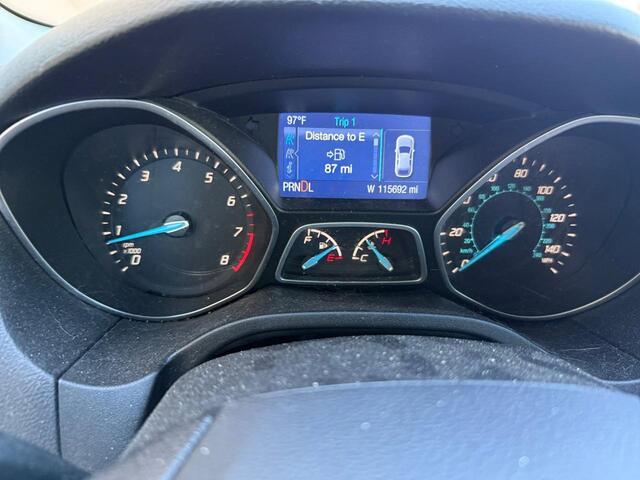 2014 Ford Focus SE photo 9