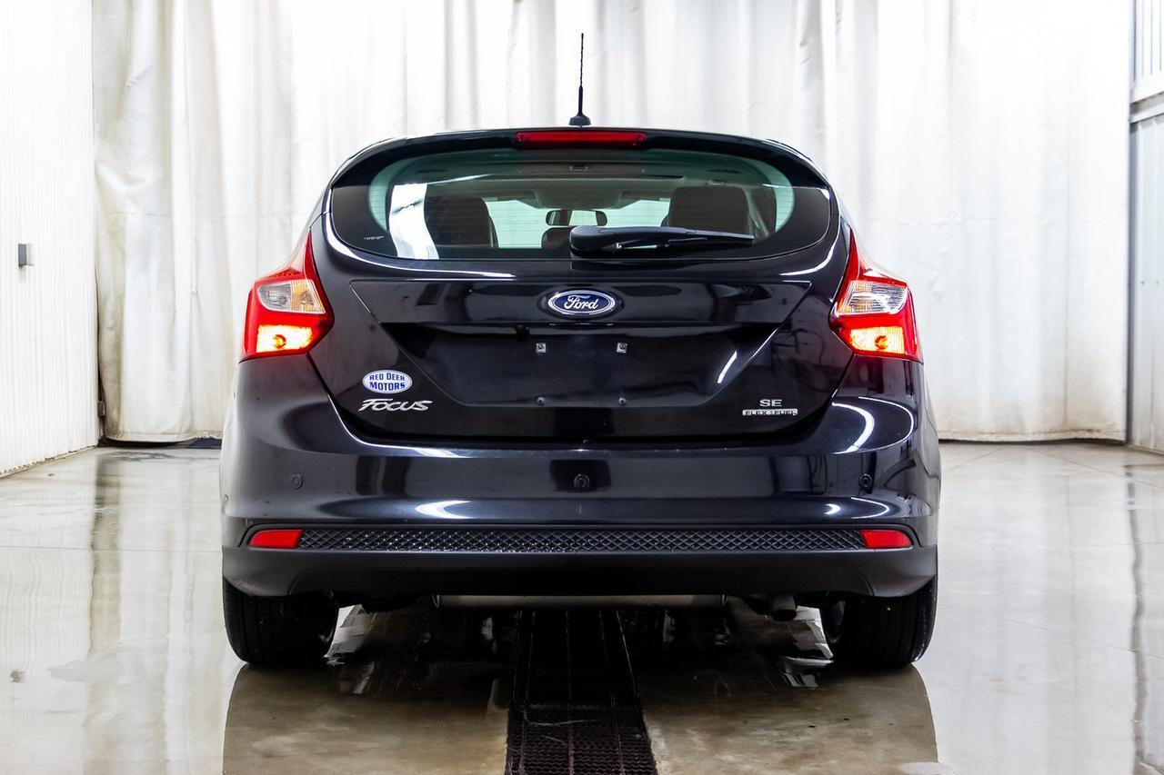 2014 Ford Focus SE Hatchback Leather Roof Nav Red Deer AB