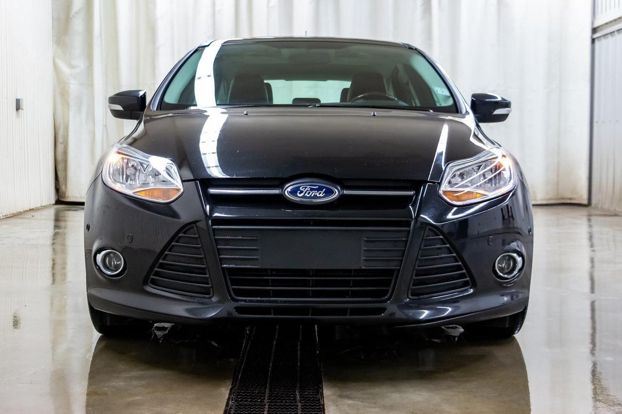 2014 Ford Focus SE Hatchback Leather Roof Nav Red Deer AB