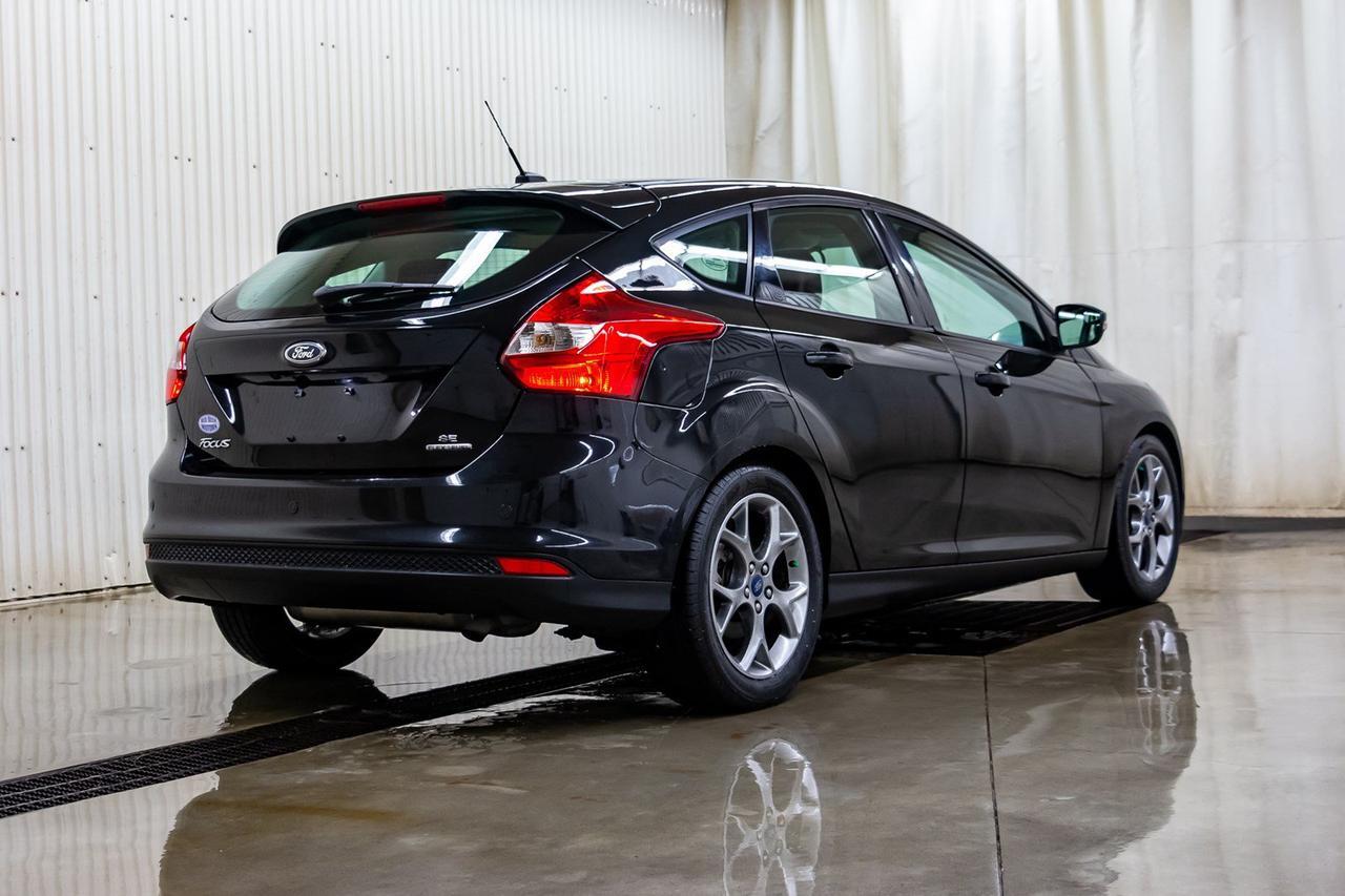 2014 Ford Focus SE Hatchback Leather Roof Nav Red Deer AB