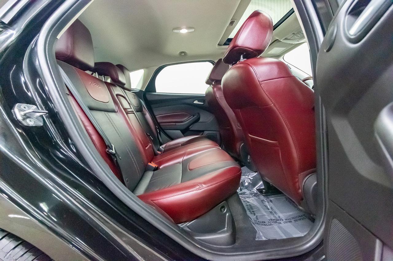 2014 Ford Focus SE Hatchback Leather Roof Nav Red Deer AB