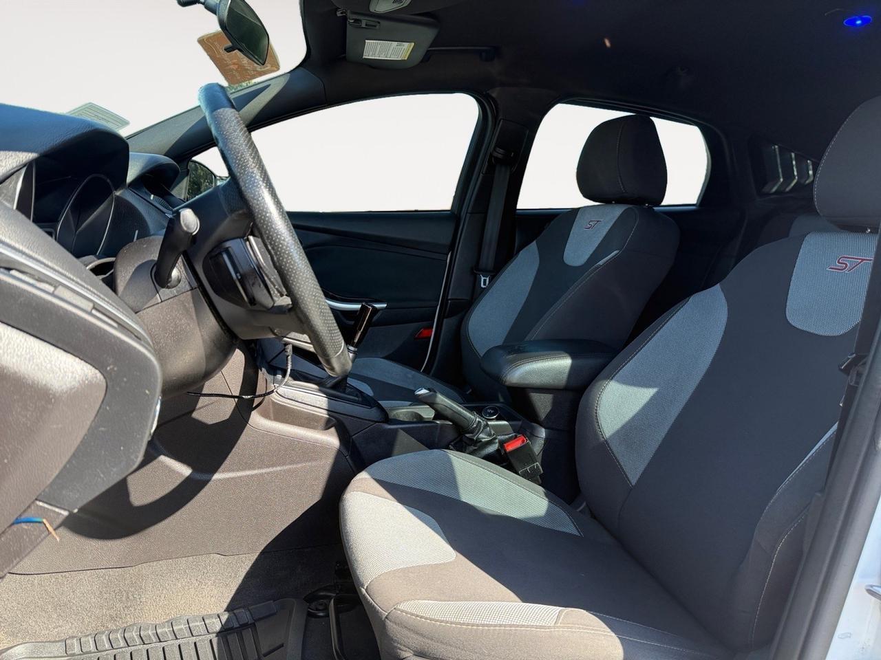 2014 Ford Focus ST, KEYLESS ENTRY, PUSH BUTTON START, POWER MIRRORS, ALL WEATHER FLOOR MATS, USB, AUX, BLUETOOTH, BLACK WHEELS, REAR SPOILER, LEATHER WRAPPED STEERING WHEEL, COMPACT BUT SPACIOUS - A CAR THAT FITS YOUR LIFE AND YOUR BUDGET! Norfolk VA