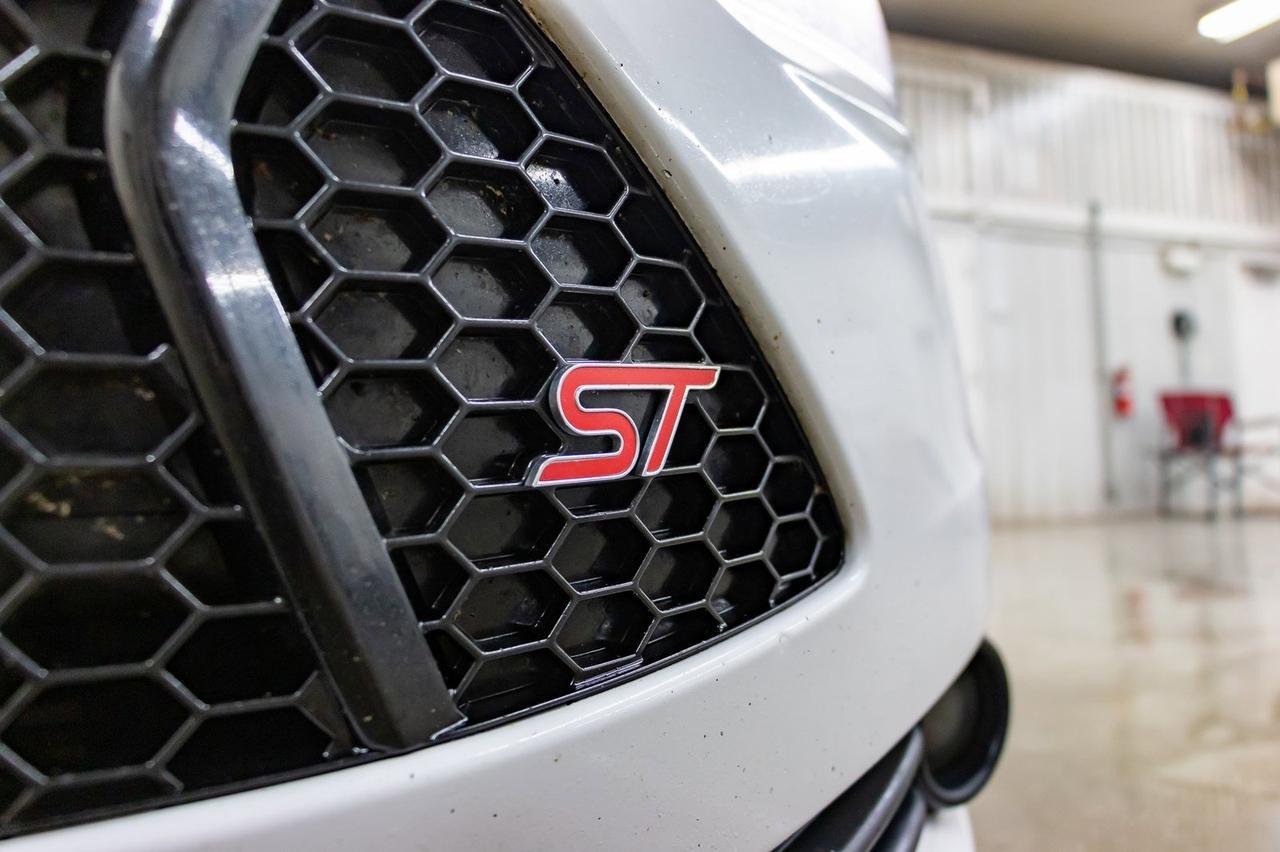 2014 Ford Focus ST Manual Leather Roof Nav Red Deer AB