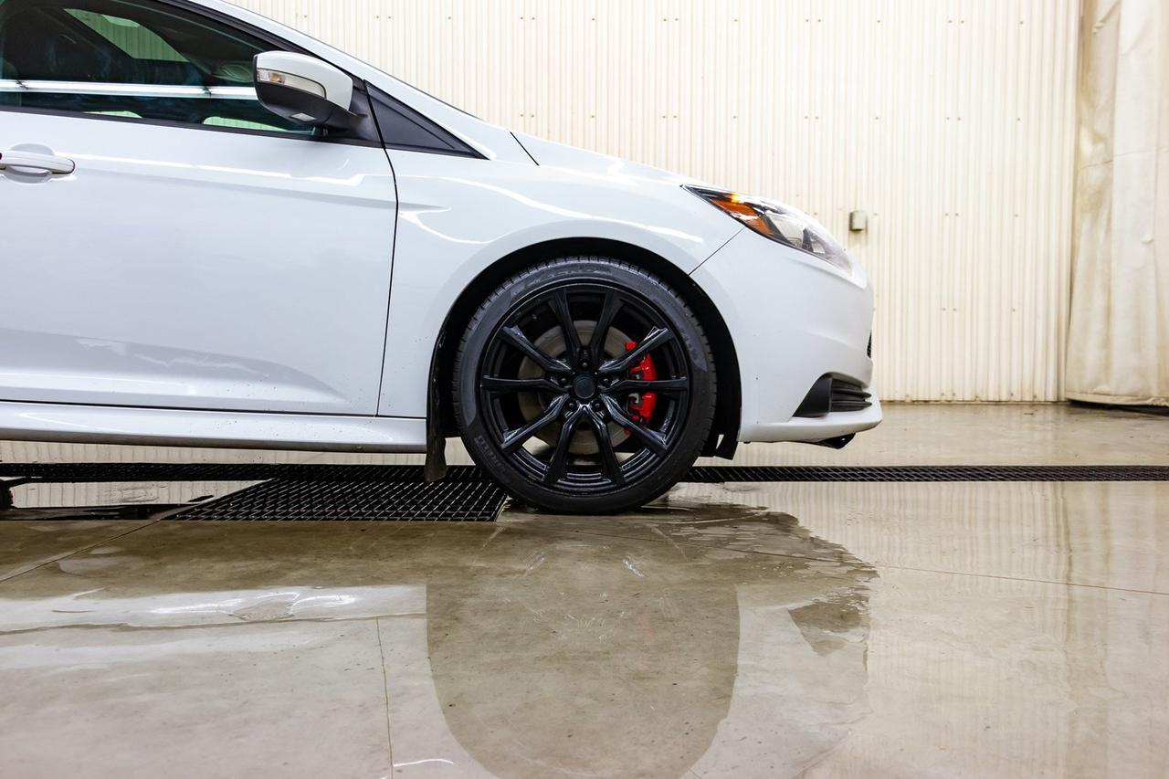 2014 Ford Focus ST Manual Leather Roof Nav Red Deer AB