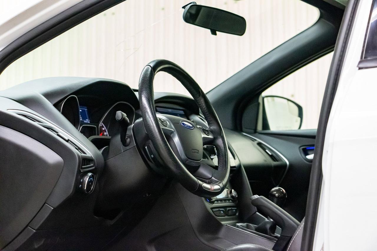 2014 Ford Focus ST Manual Leather Roof Nav Red Deer AB