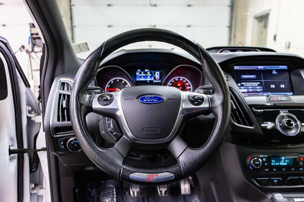 2014 Ford Focus ST Manual Leather Roof Nav Red Deer AB