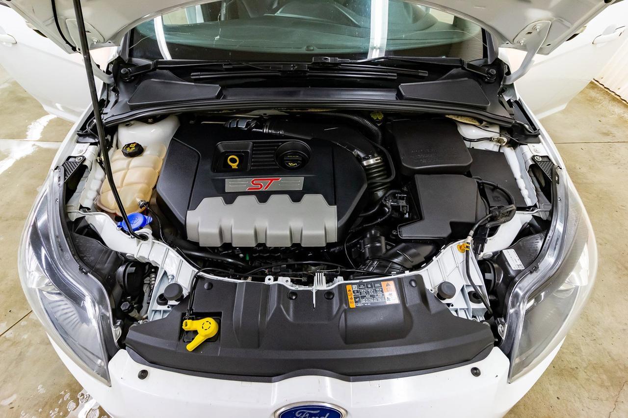 2014 Ford Focus ST Manual Leather Roof Nav Red Deer AB