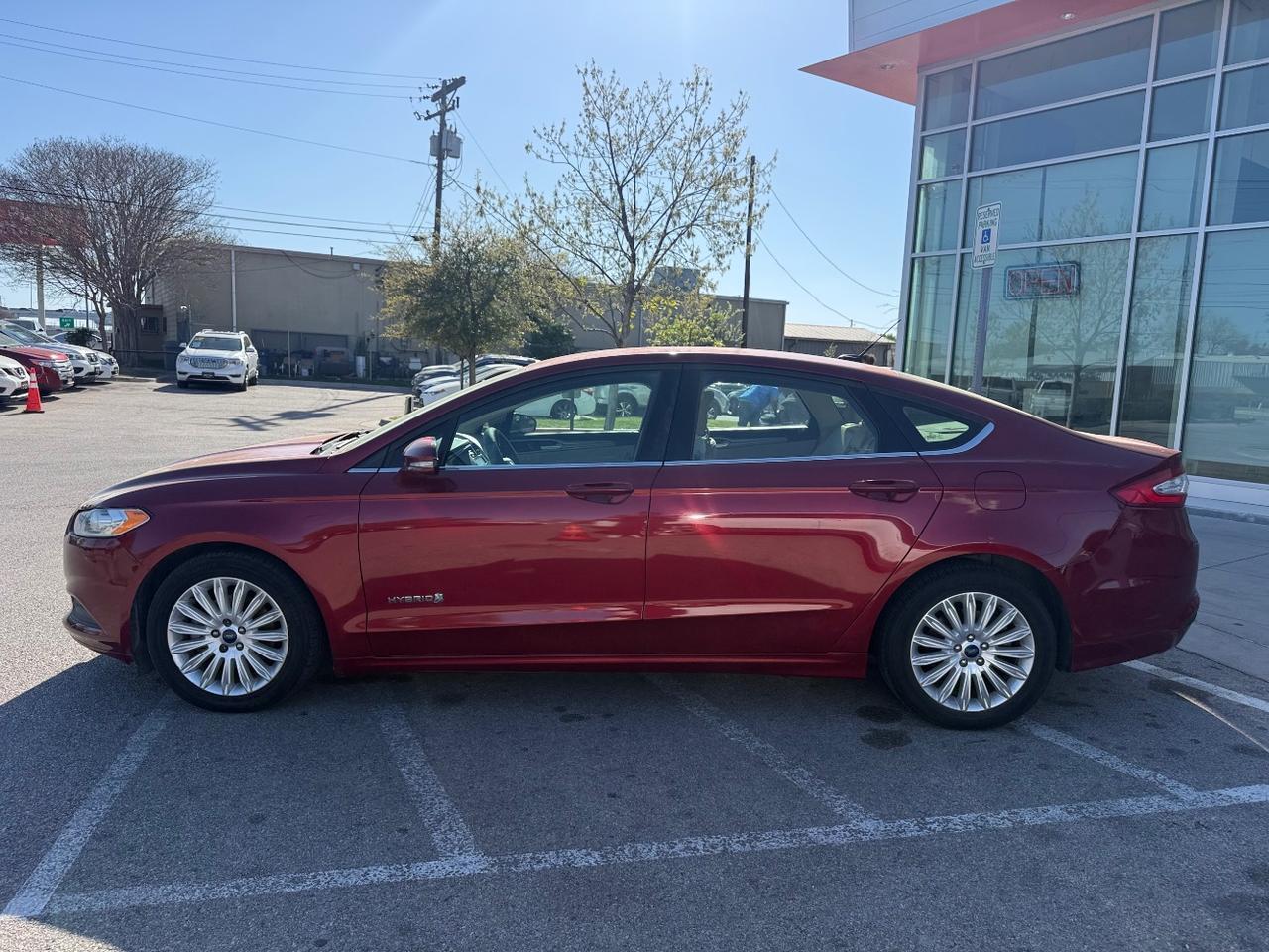 2014 Ford Fusion Hybrid SE