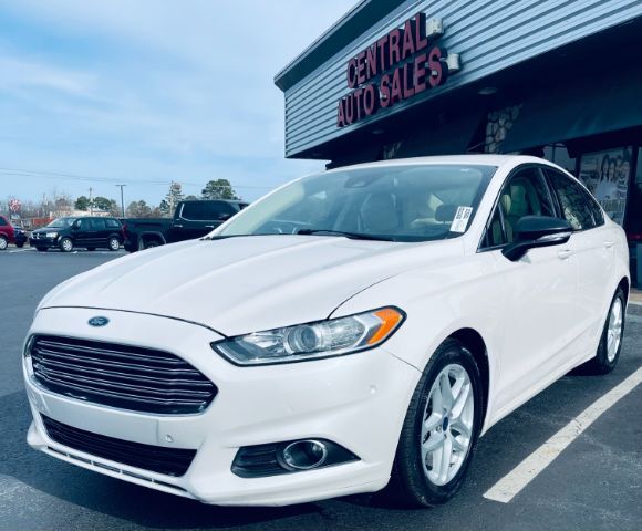 2014 Ford Fusion SE