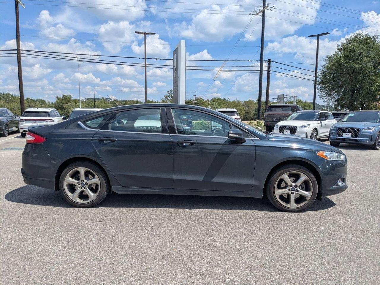 2014 Ford Fusion SE
