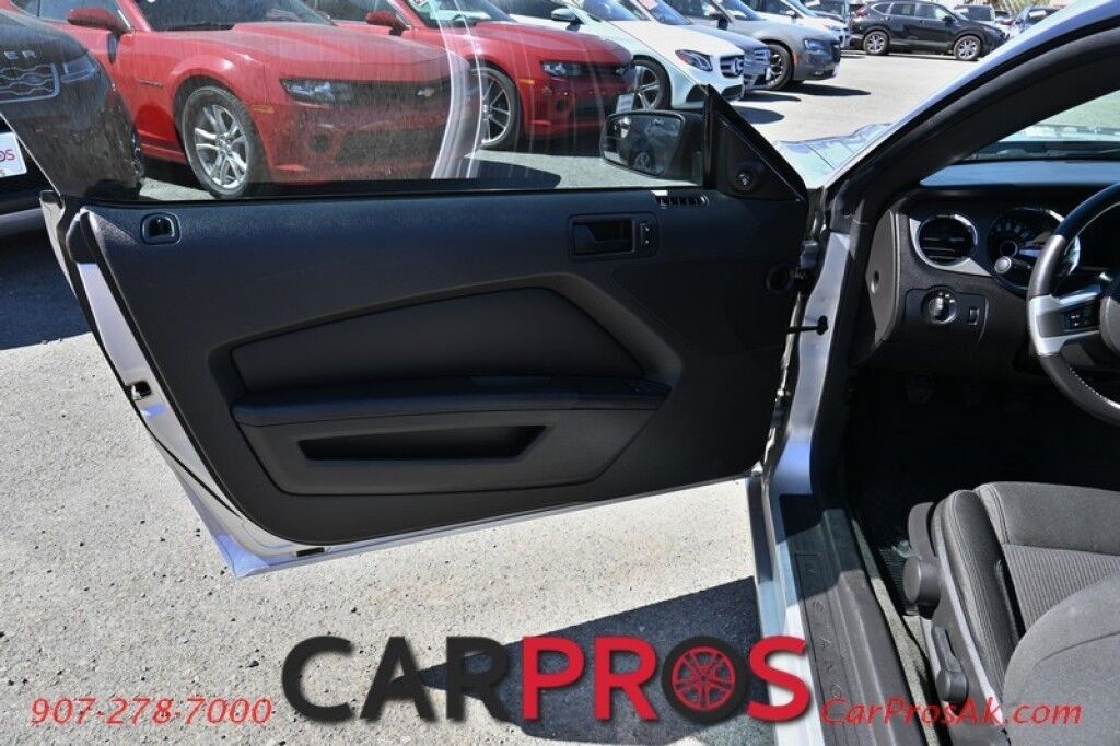 2014 Ford Mustang - 3.7L V6 - RWD - 6-Speed Manual - Cruise Control - Keyless Entry - Bluetooth SYNC -AM/FM, CD & MP3 Player - Dual Exhaust Tips /Aluminum Wheels / 29 MPG Hwy Anchorage AK