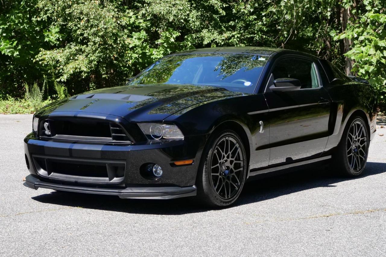 2014 Ford Mustang Shelby GT500 / Supercharged V8 / Manual / Heated Seats! Lincolnton NC