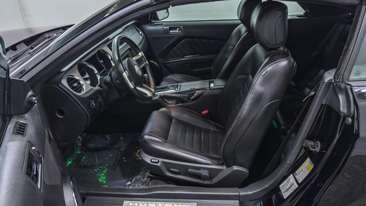 2014 Ford Mustang V6 Premium Tallmadge OH