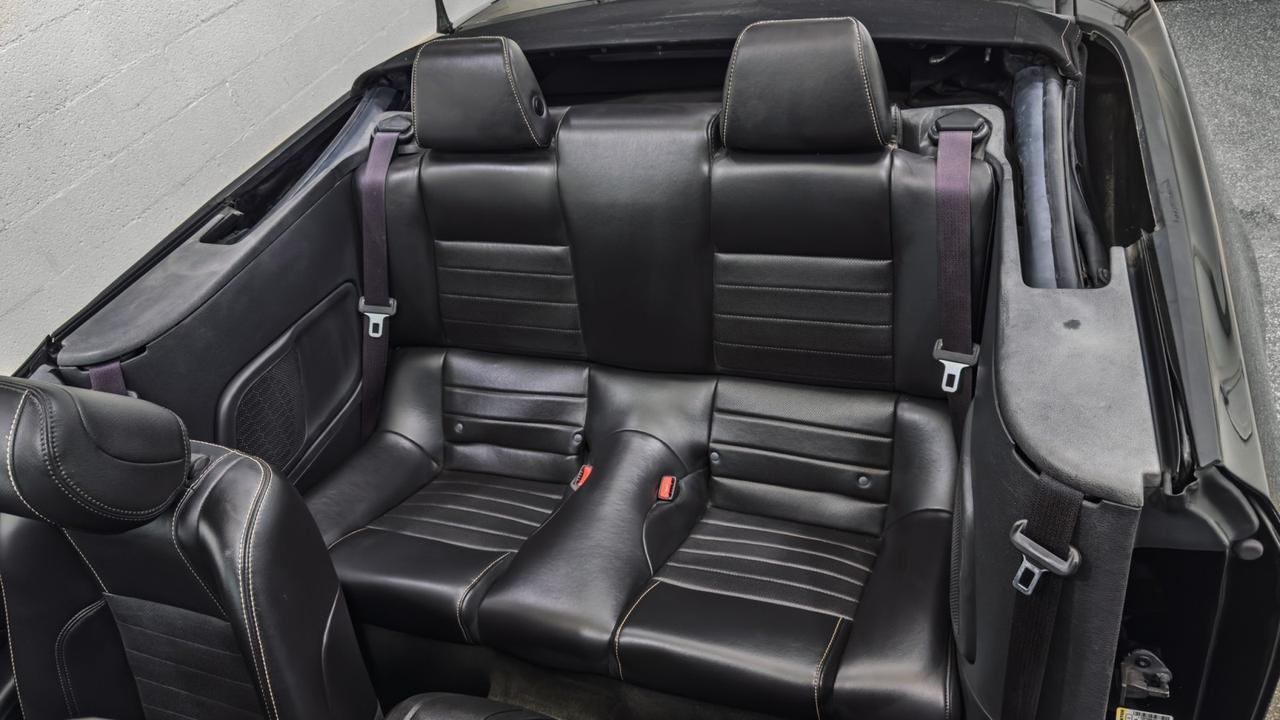 2014 Ford Mustang V6 Premium Tallmadge OH