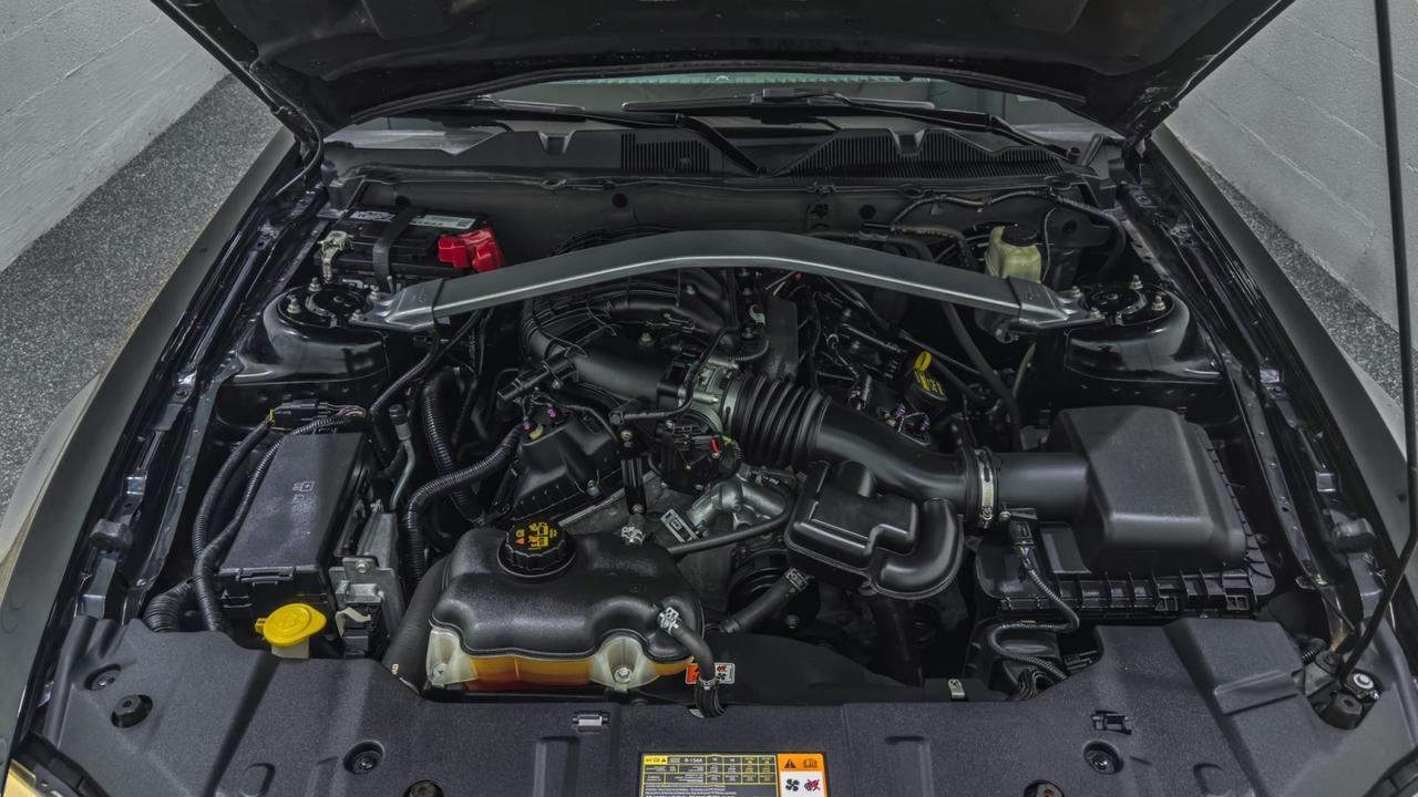 2014 Ford Mustang V6 Premium Tallmadge OH