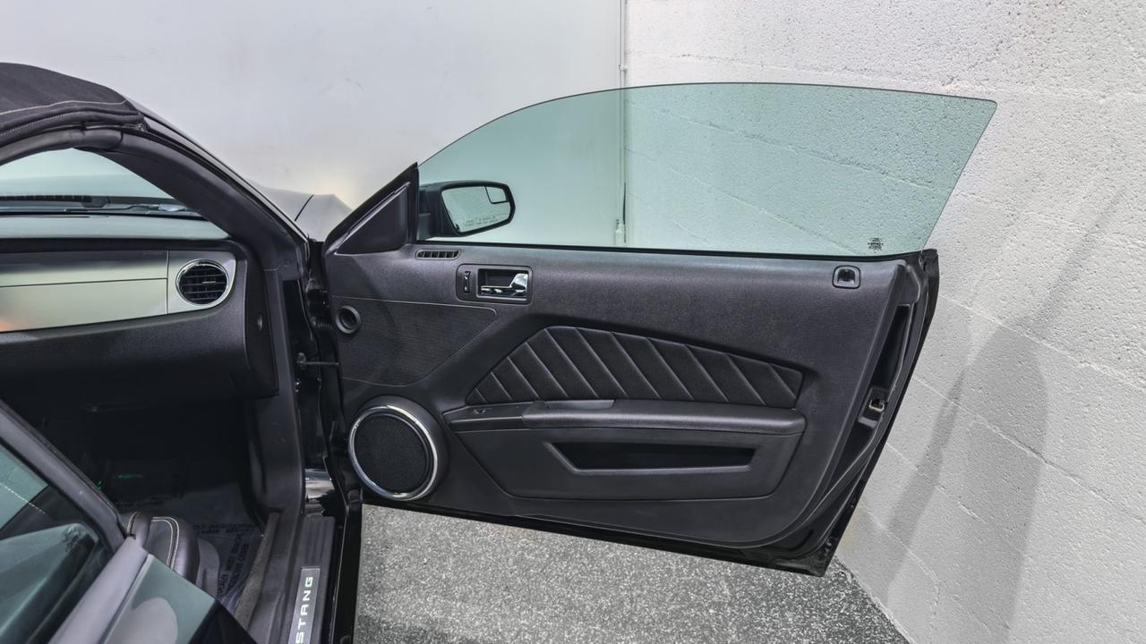 2014 Ford Mustang V6 Premium Tallmadge OH