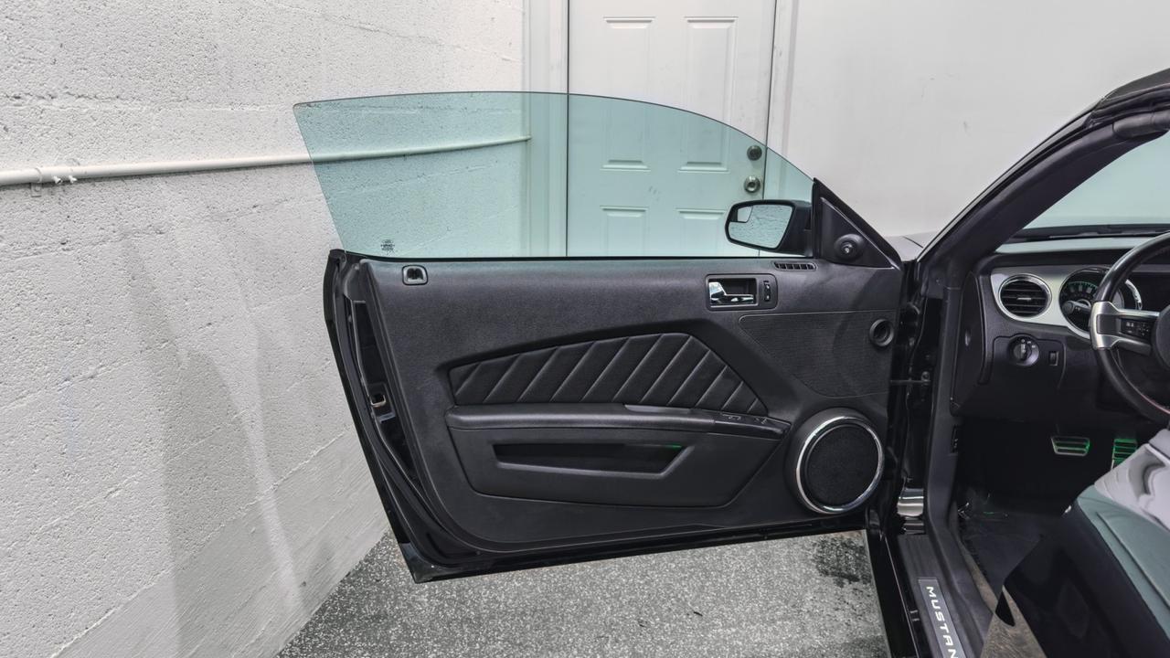 2014 Ford Mustang V6 Premium Tallmadge OH