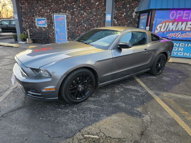 2014 Ford Mustang V6 photo 2