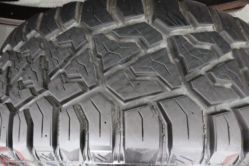 2014 Ford Super Duty F-250 Platinum BDS Lift FOX 22in American Force Sinister 37in Tires Arlington TX