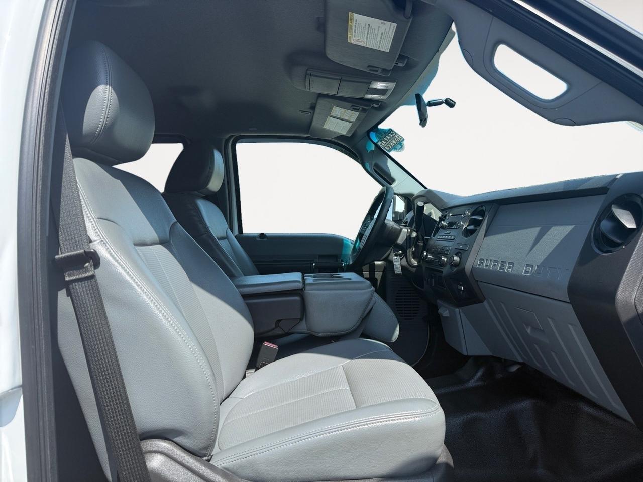 2014 Ford Super Duty F-250 SRW XL, TOW HOOKS, TOW PACKAGE, BED LINER, USB, AUX, POWER/HEATED MIRRORS, TRAILER BRAKE CONTROL, LOW MILES! Norfolk VA