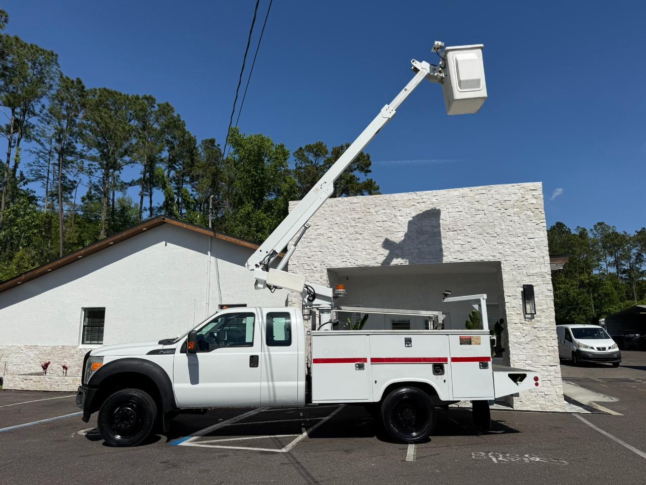 2014 Ford Super Duty F-450 DRW 2WD SuperCab 162" WB 60" CA XLT