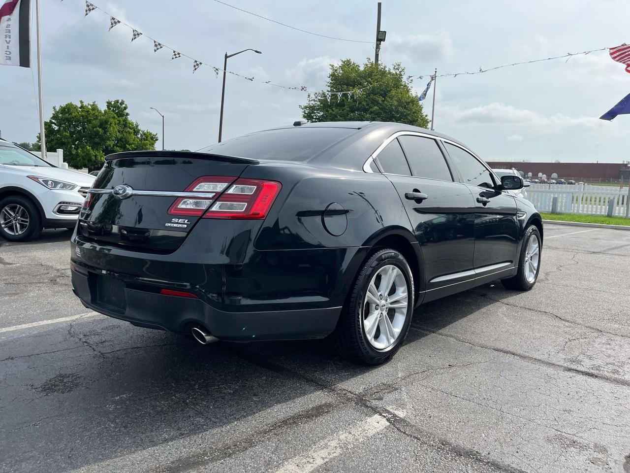2014 Ford Taurus 4dr Sdn SEL FWD Indianapolis IN