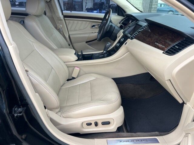 2014 Ford Taurus Limited - Photo 19